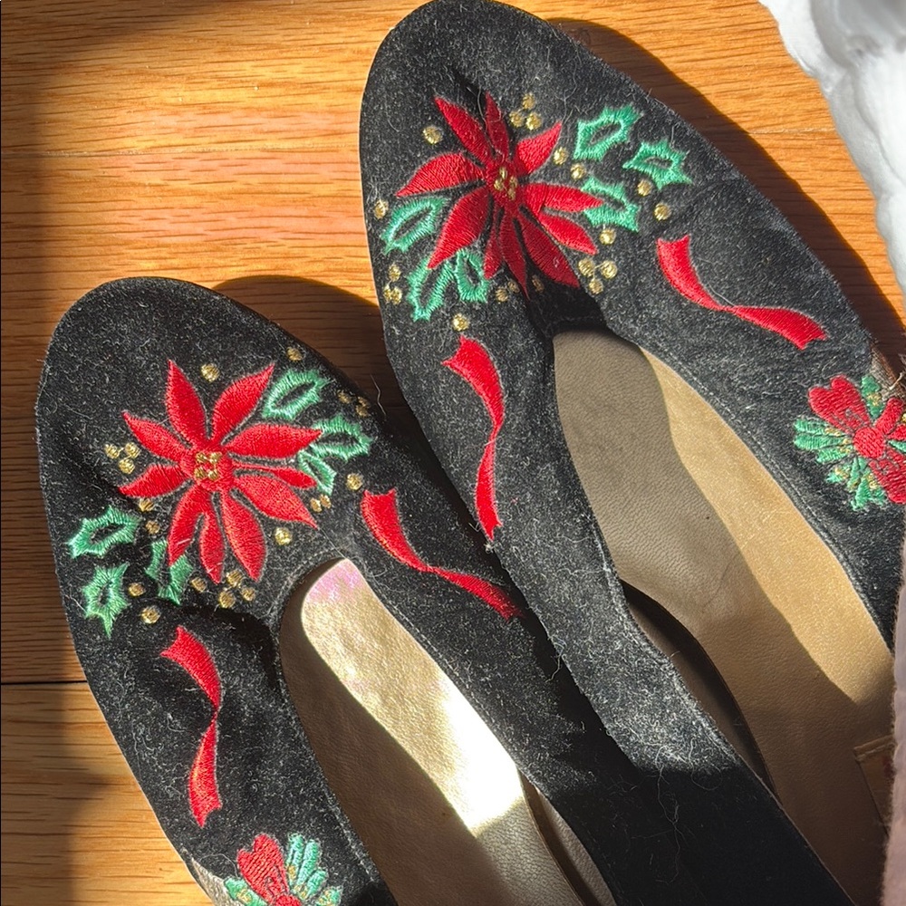 Talbots Black & Red Holiday Embroidered Flats